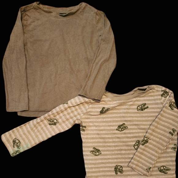 💜Old navy bundle- boys size 4 Long sleeve - Picture 1 of 3